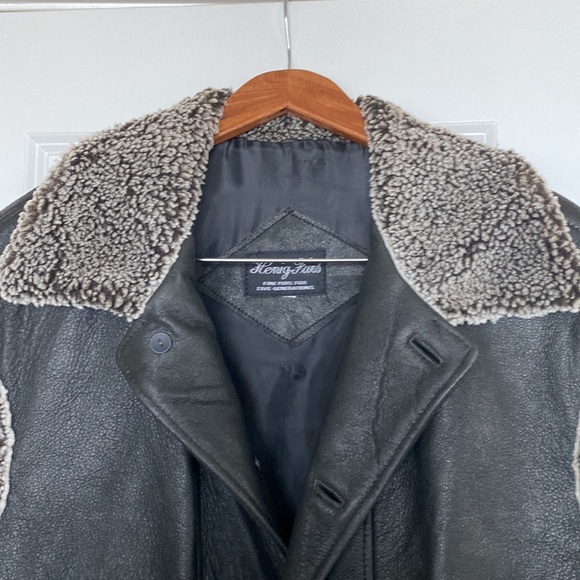 Henig Furs leather vest with shearling collar and trim. NWOT. - Picture 5 of 9